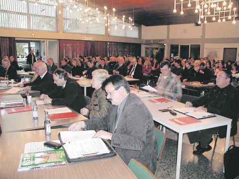 Ratssitzung in der Aula der Grundschule Rddenberg