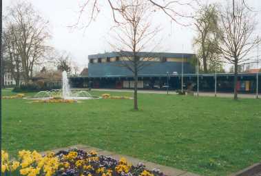 Die Stadthalle von Osterode im Kurpark